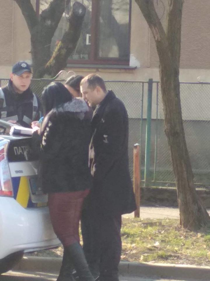 Після ДТП сховав номерні знаки: Ужгородець опублікував в ме..., фото-4 Після ДТП сховав номерні знаки: Ужгородець опублікував в мережі фото водія, який вирішив не "світити" своє авто (ФОТО), фото-4
