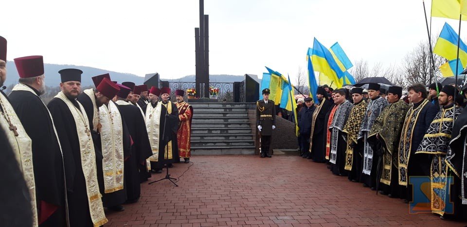 Пряма трансляція з виступу Петра Порошенко на "Красному пол..., фото-1 Пряма трансляція з виступу Петра Порошенко на "Красному полі" на Закарпатті (ВІДЕО) , фото-1