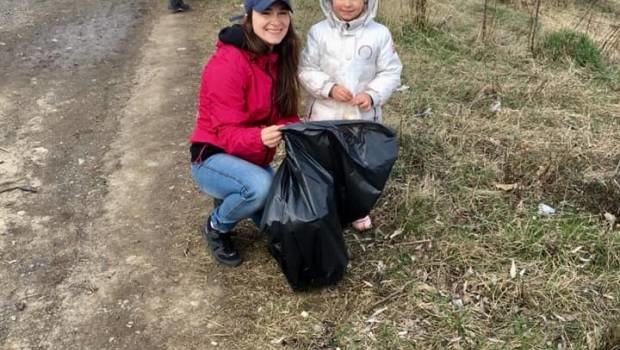 Молоді ужгородці приєдналися до всесвітнього екологічного ф..., фото-2 Молоді ужгородці приєдналися до всесвітнього екологічного флешмобу Trashtag Challenge (ФОТО), фото-2