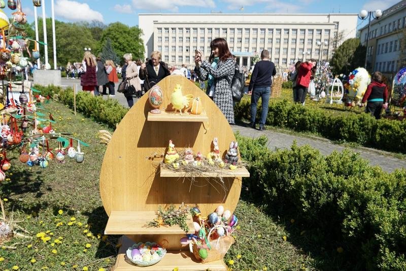 В Ужгороді відкрився фестиваль "Воскресни, писанко!" (ФОТО), фото-9 В Ужгороді відкрився фестиваль "Воскресни, писанко!" (ФОТО), фото-9