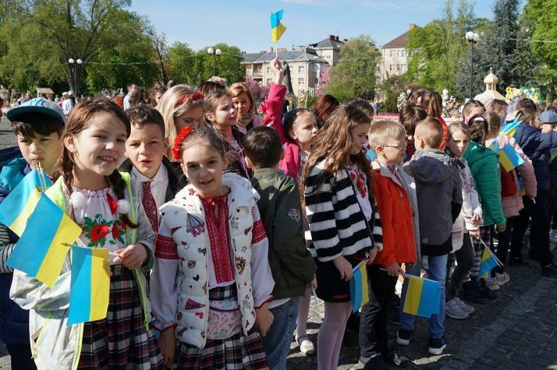 В Ужгороді відкрився фестиваль "Воскресни, писанко!" (ФОТО), фото-16 В Ужгороді відкрився фестиваль "Воскресни, писанко!" (ФОТО), фото-16