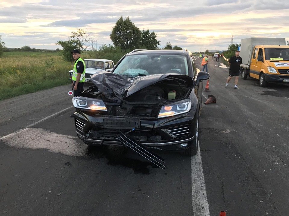 У поліції офіційно розповіли про ДТП під Мукачевом, у якій..., фото-1 У поліції офіційно розповіли про ДТП під Мукачевом, у якій загинув 23-річний працівник дорожньої служби (ФОТО, ВІДЕО), фото-1