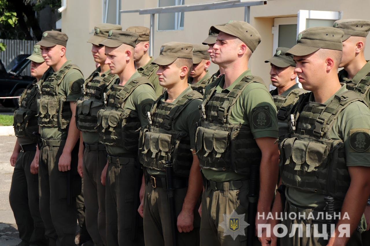 Военнослужащий 3. Нацгвардия Украины патруль. С НГ солдат. Солдаты НГУ В городе. Национальная гвардия патруль пешие.