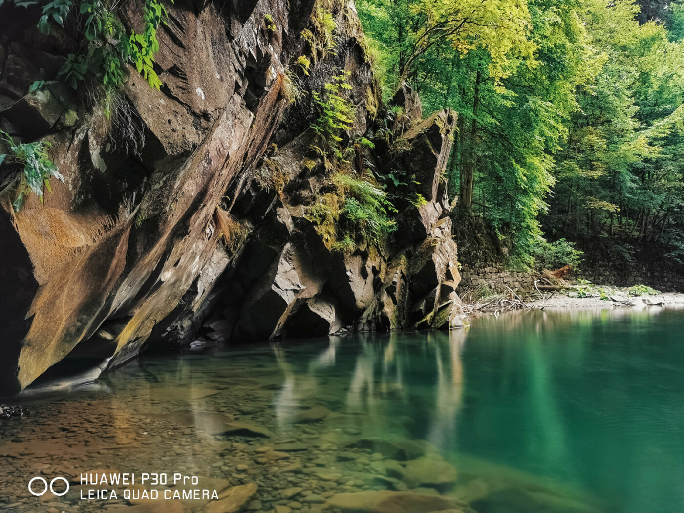 Село Кострина на Закарпатті: українська Блакитна лагуна та..., фото-2 Село Кострина на Закарпатті: українська Блакитна лагуна та монах-електрик (ФОТО), фото-2