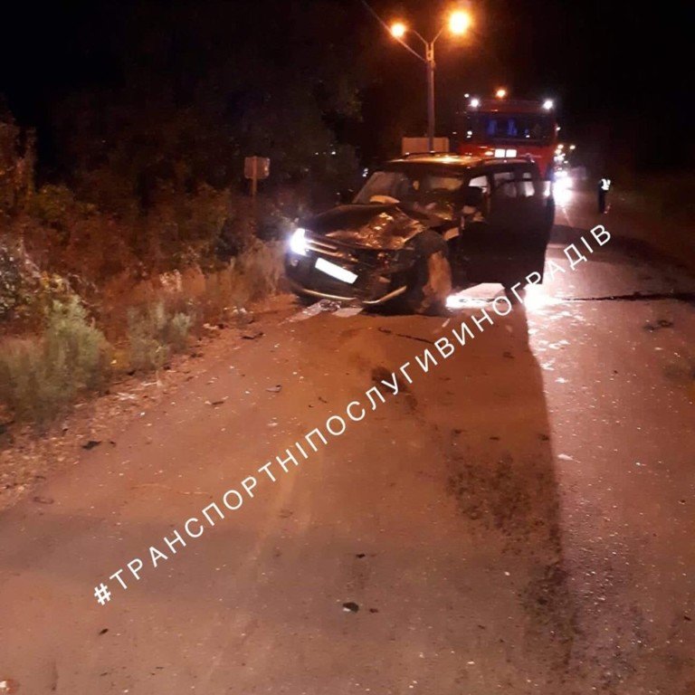 Вночі на Закарпатті трапилася трагічна ДТП - одна людина з..., фото-1 Вночі на Закарпатті трапилася трагічна ДТП - одна людина загинула, інші в реанімації (ФОТО), фото-1