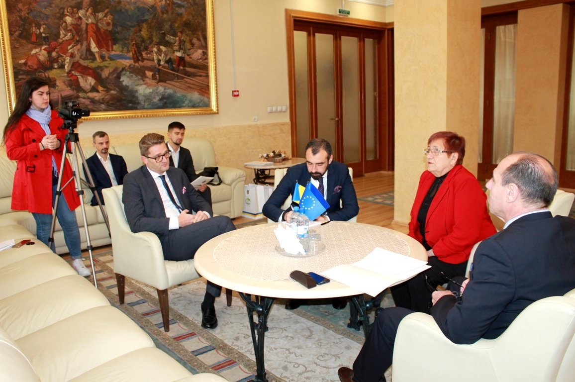 "Румунський бізнес має працювати на Закарпатті, щоб люди н..., фото-2 "Румунський бізнес має працювати на Закарпатті, щоб люди не їздили на заробітки до вас" - Бондаренко, фото-2
