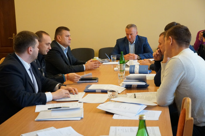 Сміттєві баки, патрулі поліцейських, додаткові дозволи: на..., фото-1 Сміттєві баки, патрулі поліцейських, додаткові дозволи: на Закарпатті думали, як вирішити питання черг на кордонах, фото-1