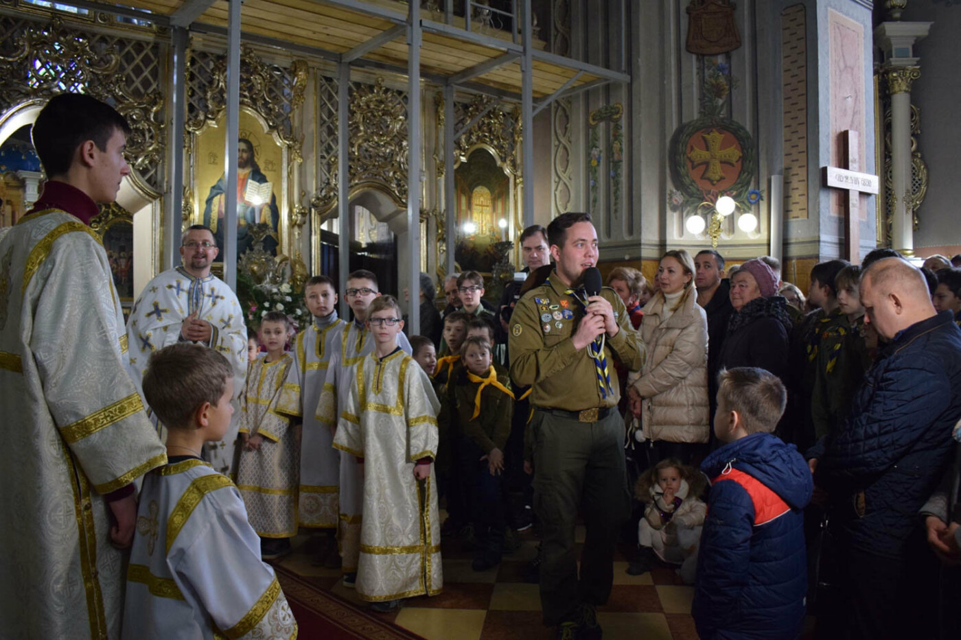 До Ужгорода привезли Вифлеємський вогонь миру (ФОТО), фото-2 До Ужгорода привезли Вифлеємський вогонь миру (ФОТО), фото-2