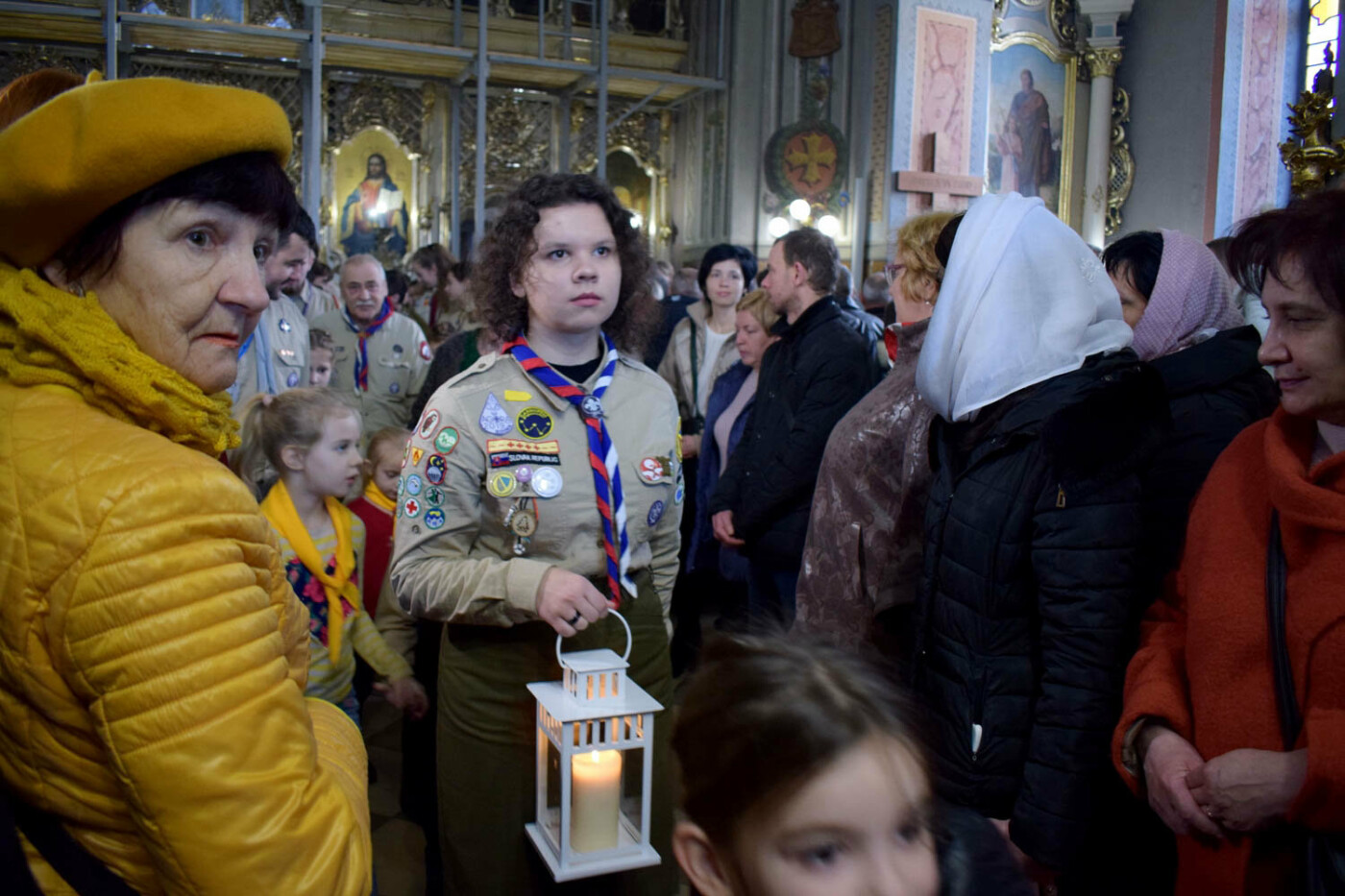 До Ужгорода привезли Вифлеємський вогонь миру (ФОТО), фото-4 До Ужгорода привезли Вифлеємський вогонь миру (ФОТО), фото-4