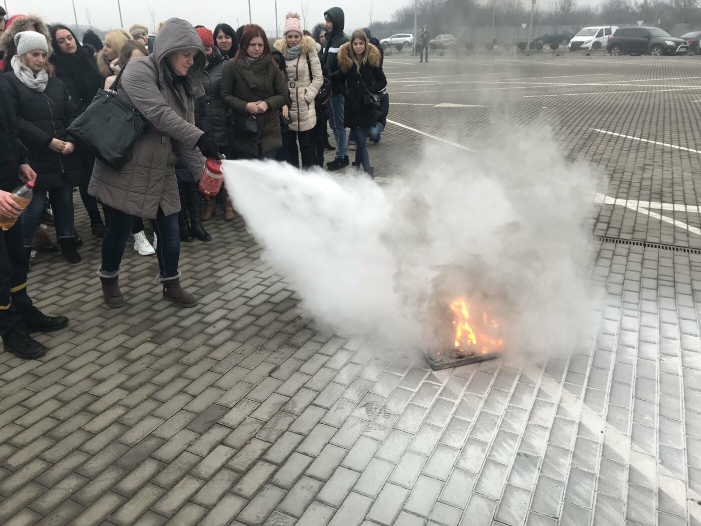 Ужгородські рятувальники провели навчання для персоналу та..., фото-3 Ужгородські рятувальники провели навчання для персоналу та орендарів ТЦ «Дастор», фото-3