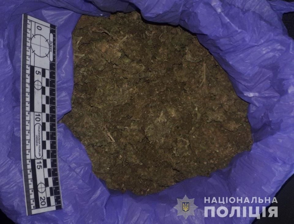 Поліція вилучили у 2 закарпатців чимало наркотиків: затрима..., фото-2 Поліція вилучили у 2 закарпатців чимало наркотиків: затримані ймовірно займались його збутом, фото-2