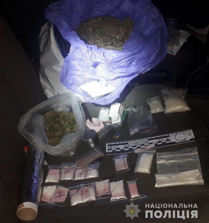 Поліція вилучили у 2 закарпатців чимало наркотиків: затрима..., фото-1 Поліція вилучили у 2 закарпатців чимало наркотиків: затримані ймовірно займались його збутом, фото-1