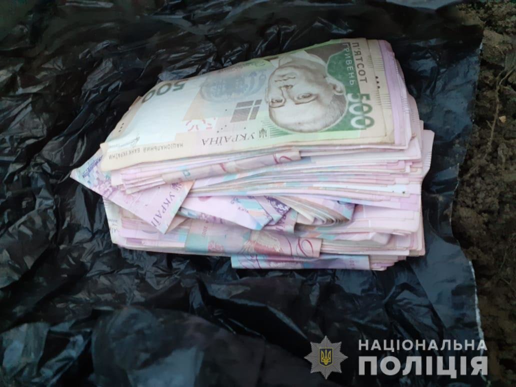 Цифра дня: на Закарпатті під час пограбування з будинку вин..., фото-1 Цифра дня: на Закарпатті під час пограбування з будинку винесли понад 300 тисяч гривень, фото-1