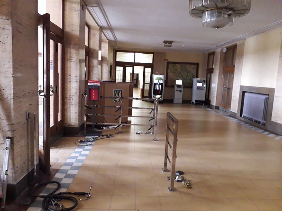 Турнікет на Народній: контрольно-пропускний режим спільно в..., фото-1 Турнікет на Народній: контрольно-пропускний режим спільно встановили Закарпатська облрада та ОДА (ДОКУМЕНТ), фото-1