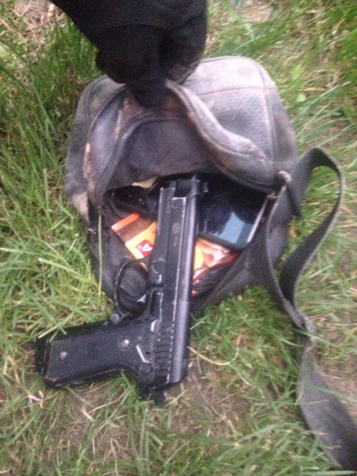 Неповнолітній закарпатець, погрожуючи зброєю, побив чоловік..., фото-2 Неповнолітній закарпатець, погрожуючи зброєю, побив чоловіка (ФОТО), фото-2