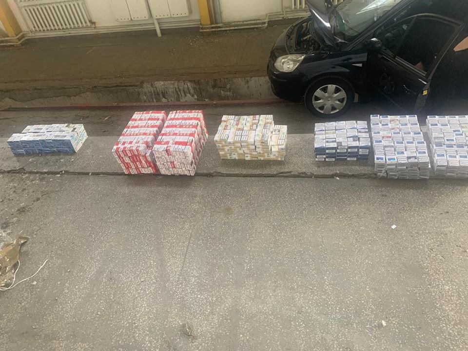 У пункті пропуску «Тиса» затримали чоловіка з "нелегальними..., фото-4 У пункті пропуску «Тиса» затримали чоловіка з "нелегальними" цигарками (ФОТО), фото-4