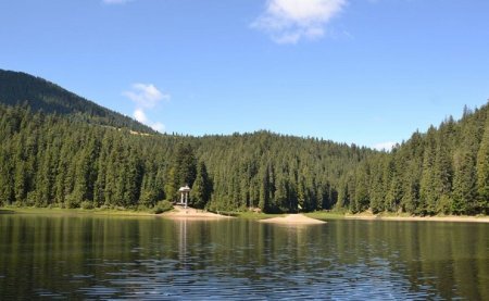 Проїзд забронено: у вихідні дні дістатися до озера Синевир..., фото-3 Проїзд забронено: у вихідні дні дістатися до озера Синевир можна лише пішки (ФОТО), фото-3