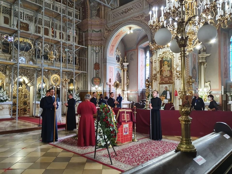 В Ужгороді розпочалось прощання з покійним Владикою Міланом..., фото-1 В Ужгороді розпочалось прощання з покійним Владикою Міланом Шашіком (ФОТО), фото-1
