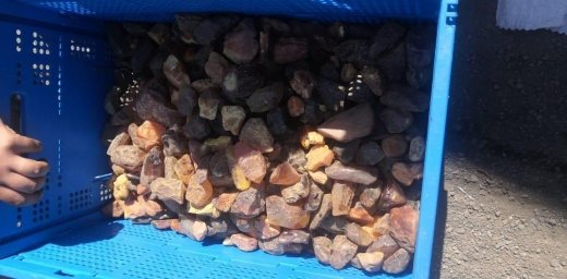 На Закарпатті прикордонники у бензобаках вантажівки виявил..., фото-3 На Закарпатті прикордонники у бензобаках вантажівки виявили понад 3 центнери бурштину (ФОТО, ВІДЕО), фото-3