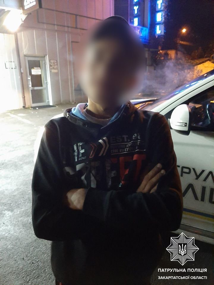 Став свідком крадіжки з власного авто: ужгородські патрульн..., фото-4 Став свідком крадіжки з власного авто: ужгородські патрульні розшукали крадіїв (ФОТО), фото-4
