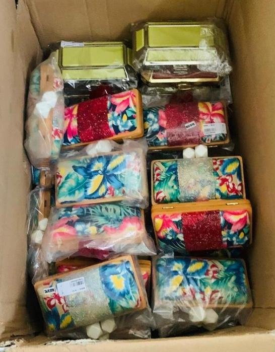 На МП "Тиса" митники виявили 15 коробок з фірмовими речами..., фото-1 На МП "Тиса" митники виявили 15 коробок з фірмовими речами «ANTONELLO SERIO» (ФОТО), фото-1