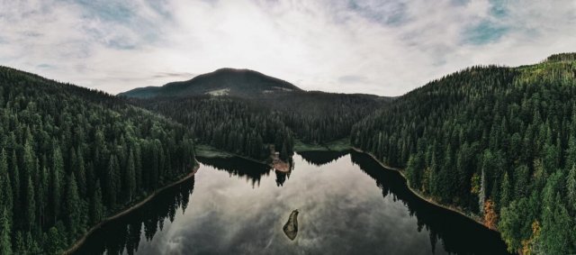 Фотограф показав Синевир та перевал із висоти пташиного пол..., фото-1 Фотограф показав Синевир та перевал із висоти пташиного польоту (ФОТО), фото-1