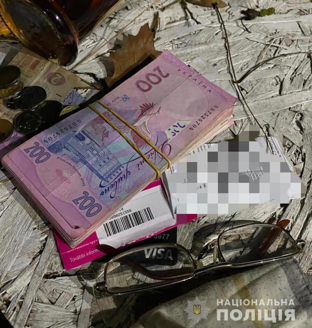 Офіційно: в Ужгороді правоохоронці затримали чоловіка за пі..., фото-3 Офіційно: в Ужгороді правоохоронці затримали чоловіка за підкуп виборців (ФОТО), фото-3