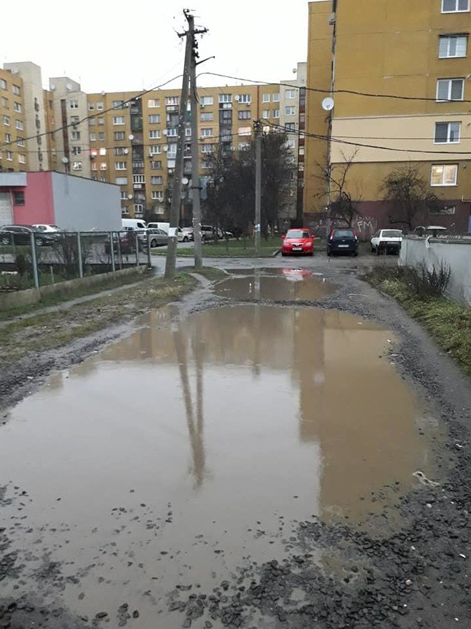 Ужгород потонув у калюжах (ФОТОФАКТ), фото-4 Ужгород потонув у калюжах (ФОТОФАКТ), фото-4