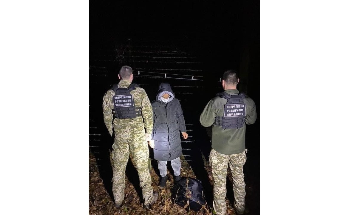 Неподалік Ужгорода затримали затримали іноземця, який йшов до Словаччини поза пунктом пропуску