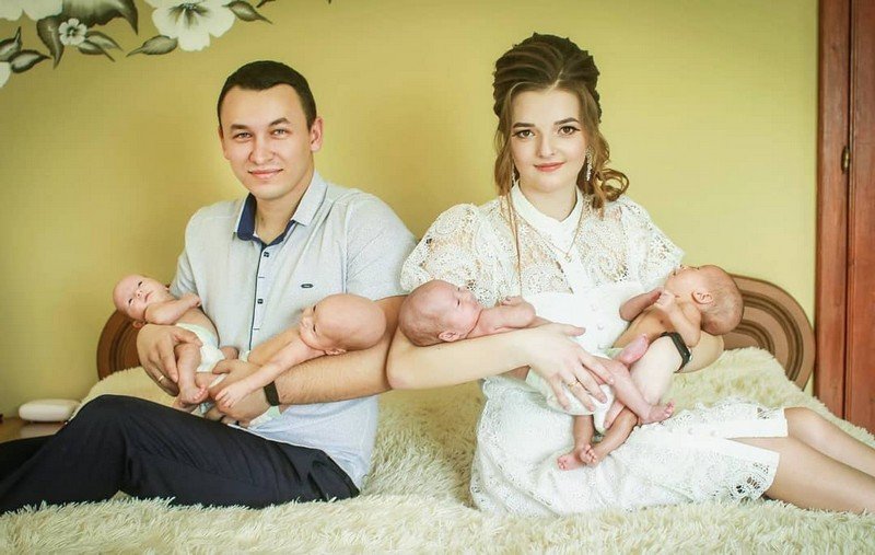 Батьки четвірні, яка взимку народилась на Закарпатті, показали фото малюків, фото-2