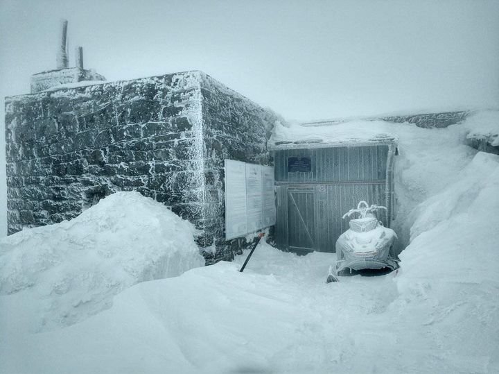 На Високогір'ї Карпат мороз до -10 градусів та сніг, фото-1 На Високогір'ї Карпат мороз до -10 градусів та сніг, фото-1