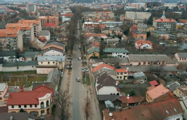 Вулицю Руську в Ужгороді показали з висоти пташиного польоту