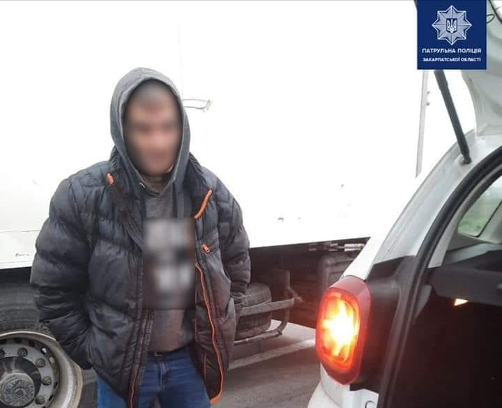 На Закарпатті п'яний водій вантажівки пропонував патрульним "домовитися" (ФОТО), фото-3