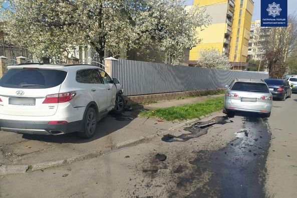 ДТП в Ужгороді: водій авто Hyundai зіштовхнувся з автомобілем Mazda, фото-4