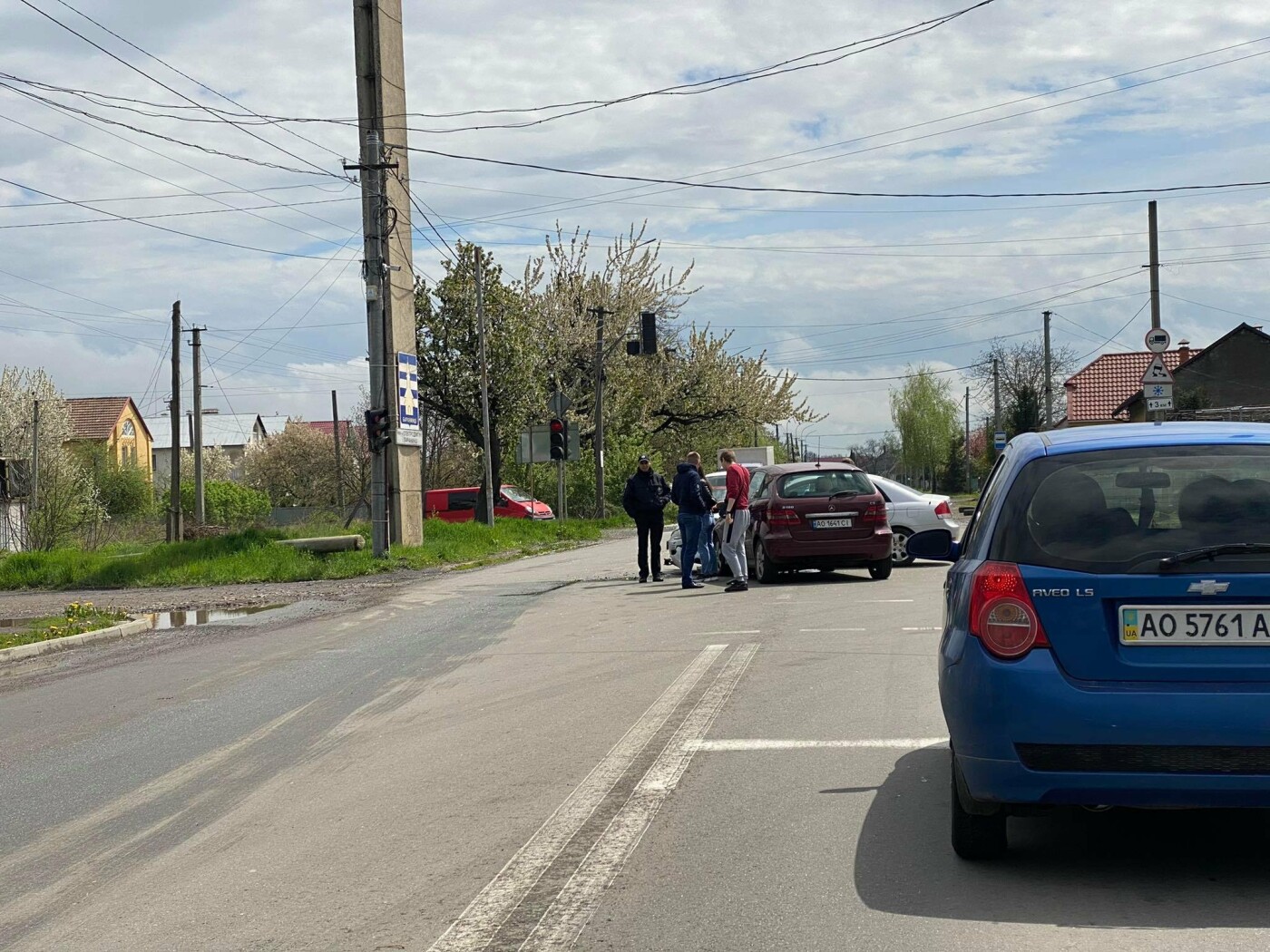 Протаранив: Неподалік Ужгорода не розминулись дві автівки..., фото-1 Протаранив: Неподалік Ужгорода не розминулись дві автівки (ФОТО), фото-1