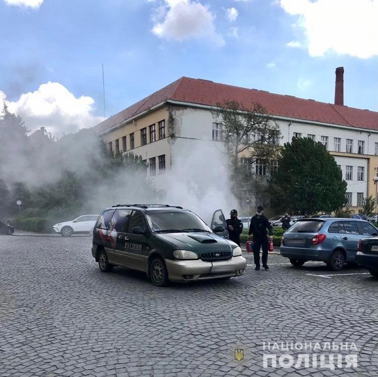 Зловмиснику, який підпалив автівку під будівлею ОДА  загрожує до 10 років в`язниці (ФОТО, ВІДЕО), фото-1