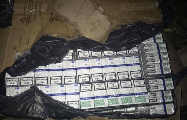 Недалеко від кордону із Закарпаттям угорці затримали джип з контрабандними цигарками (ФОТО), фото-3