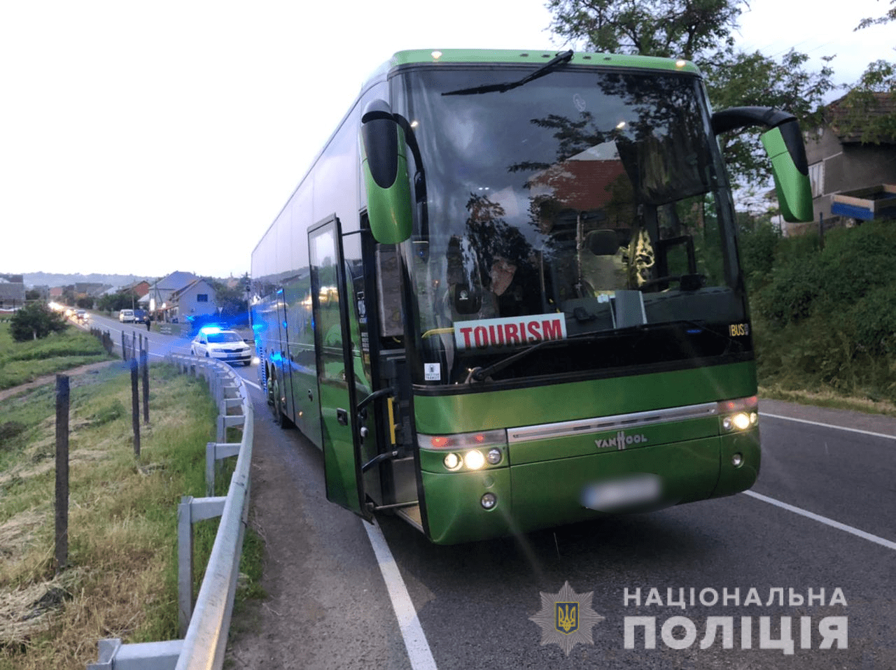 Смертельна ДТП на Закарпатті: 31-річний львів’янин, керуючи автобусом, допустив наїзд на закарпатця (ФОТО), фото-2