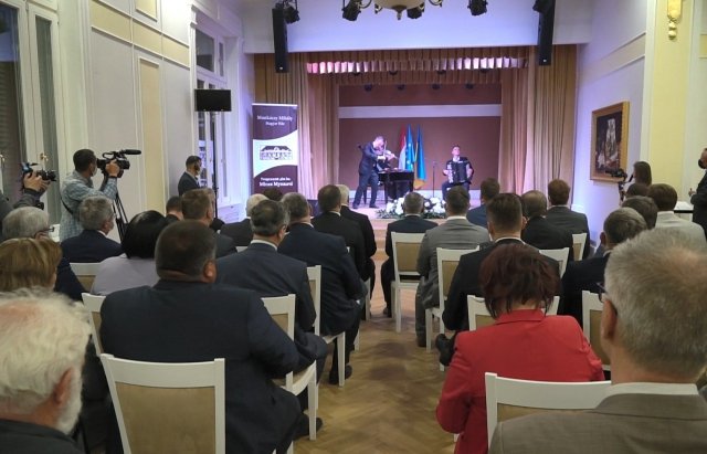 В Мукачеві відкрили Угорський дім імені Михая Мункачі (ФОТО), фото-2