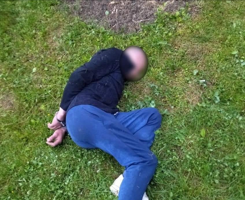 В Ужгороді чоловік проник через вікно до чужої квартири