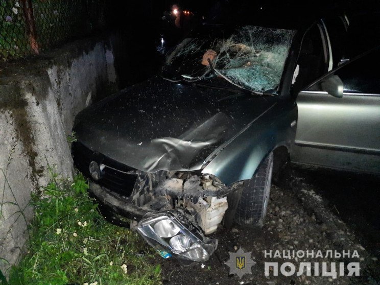 На Рахівщині автомобіль наїхав на пішохода: чоловік помер на місці