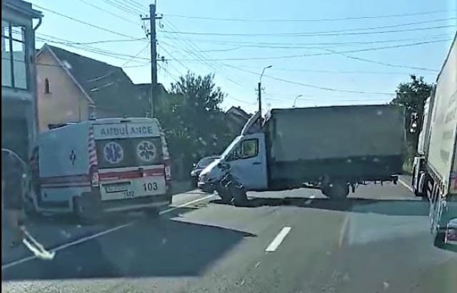 ДТП на Закарпатті: зіштовхнулися мотоцикл та вантажівка (ФОТО), фото-2