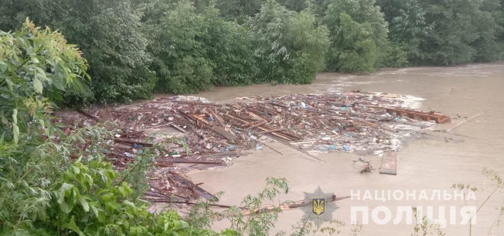 Підтоплення на Рахівщині: частково обмежений рух на трасі «Мукачево-Рогатин»