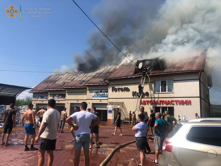На Тячівщині загорілась станція технічного обслуговування (ФОТО), фото-2