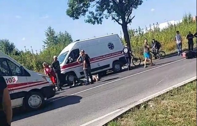 ДТП у Виноградові: автівка вилетіла у кювет, є постраждалі