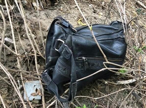 Накинувся зі спини та вирвав з рук сумку: в Ужгороді зловмисник пограбував жінку
