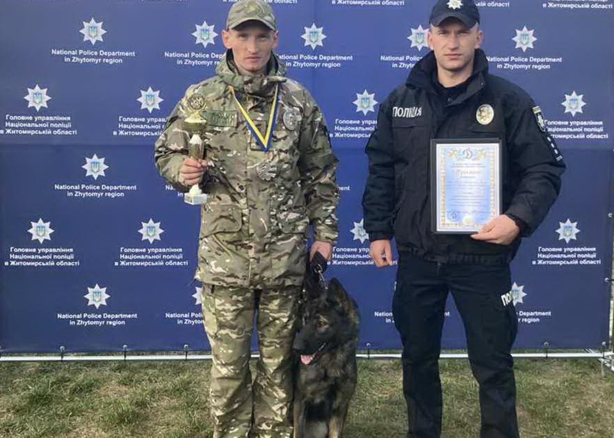 Чотирилапий вихованець закарпатських поліціянтів другий в Україні в подоланні смуги перешкод
