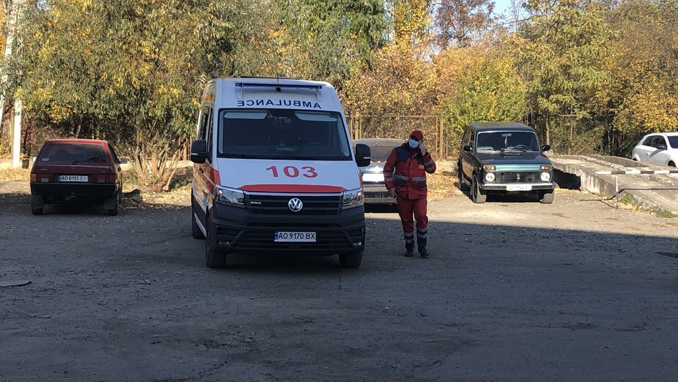 Одна бригада – 15 виїздів до хворих: як в умовах пандемії працюють медики швидкої