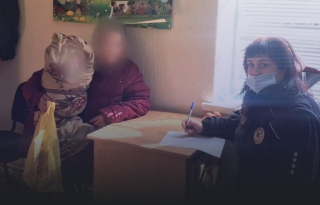 Закарпатка жебракувала з 8-місячною дитиною у сусідній області