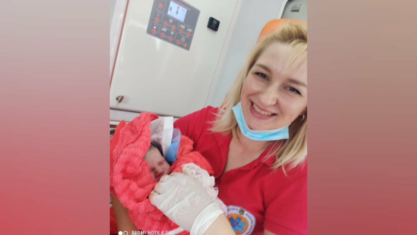 На Закарпатті завдяки професіоналізму фельдшерки врятували маму 8-ми дітей